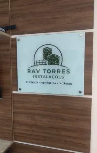 Letreiro de Vidro - Instalação de vidros sob medida em São Paulo