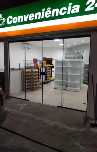 Porta de vidro - Instalação de vidros sob medida em São Paulo
